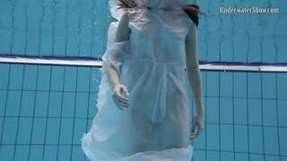 Подводный мир голых красоток