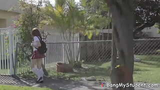 Joven Virgen Pierde Clases Para Follar Con Su Novio