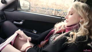 Étudiant fille hurle bruyamment comme elle cums après masturbe sa chatte. Étudiant fille hurle bruyamment comme elle cums après masturbe sa chatte.