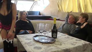 La Servante À Tout Faire....