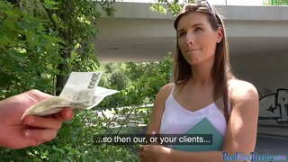 POV parc de baise avec de jolies européenne amateur