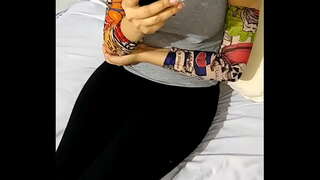 La célébration de noël. Soeur baisée hardcore donnant la meilleure pipe pour lui